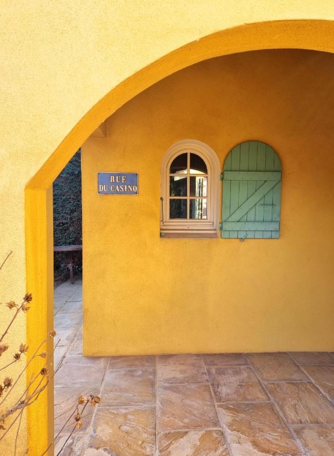 Le Chalet シャルボニエール・レ・バン エクステリア 写真